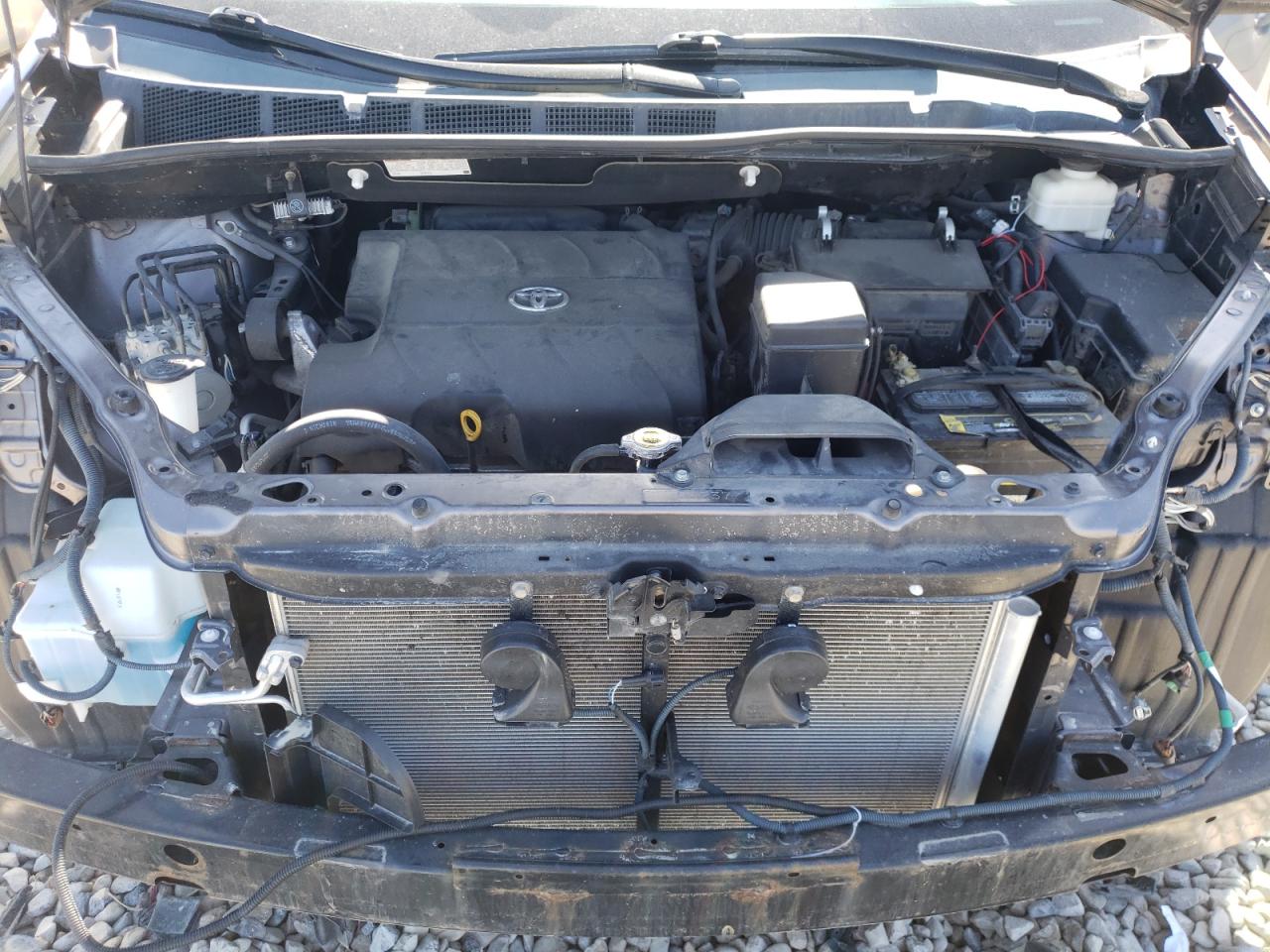 Photo 7 from auction – 2012 TOYOTA SIENNA LE with VIN 5TDJK3DC2CS044023