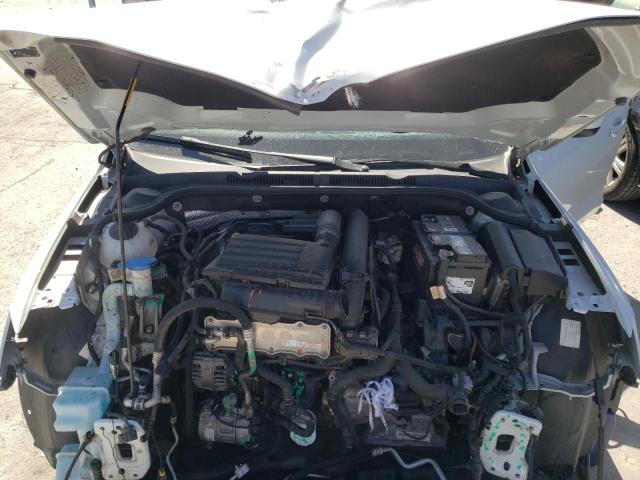 Photo 7 from auction – 2017 VOLKSWAGEN JETTA S with VIN 3VW2B7AJ1HM383102