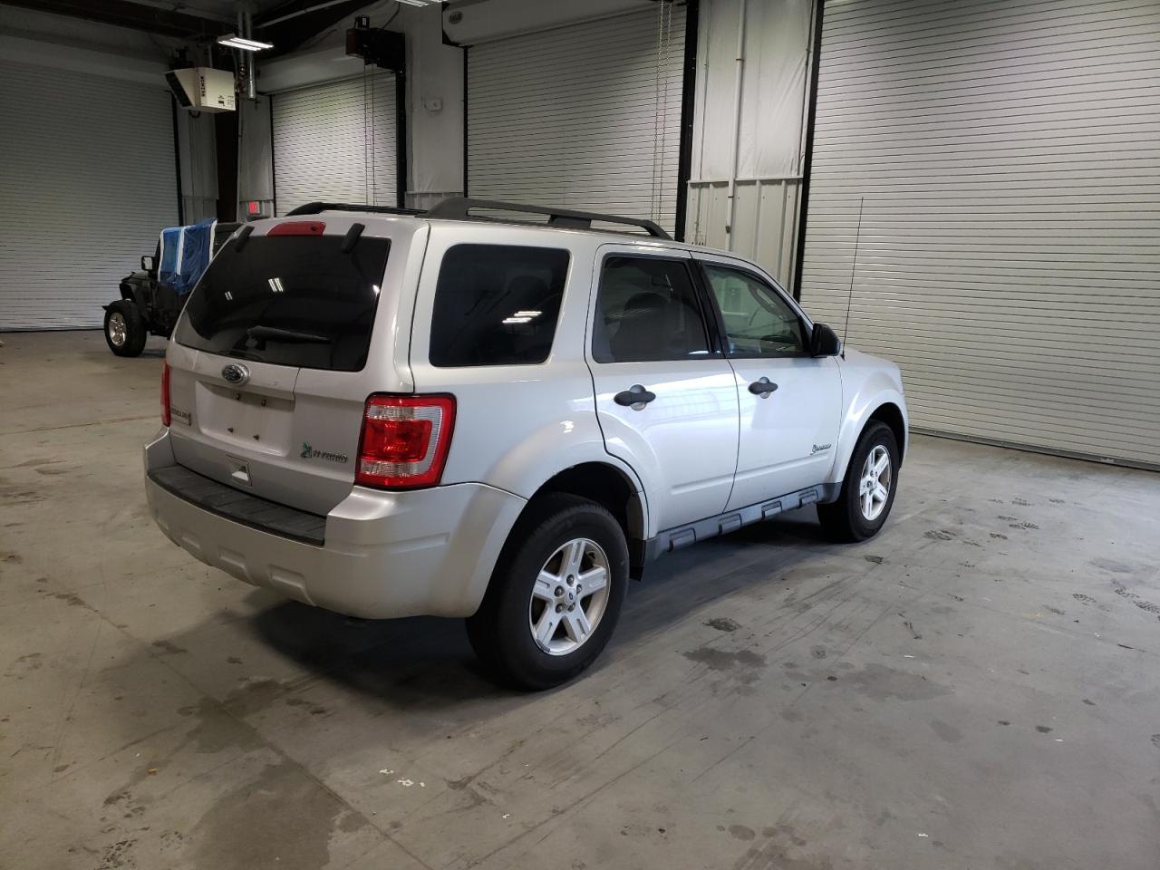 Photo 4 from auction – 2011 FORD ESCAPE HYB with VIN 1FMCU5K35BKA45010