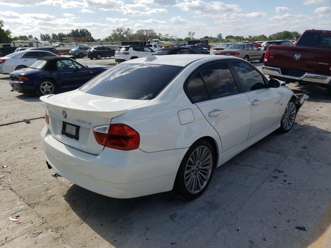 Photo 4 from auction – 2006 BMW 325 with VIN WBAVD13506KV02511