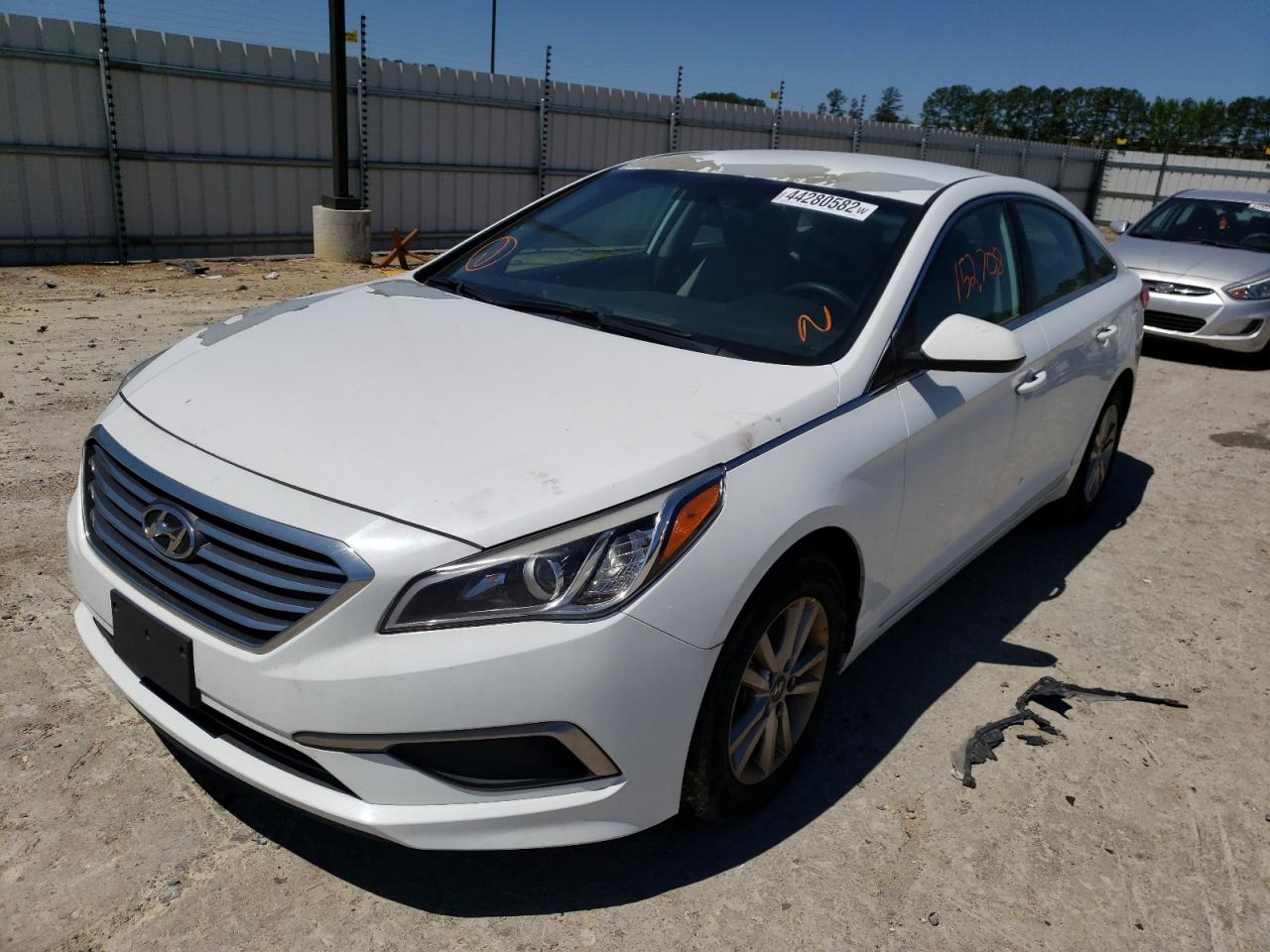 Photo 9 from auction – 2016 HYUNDAI SONATA SE with VIN 5NPE24AF4GH390883