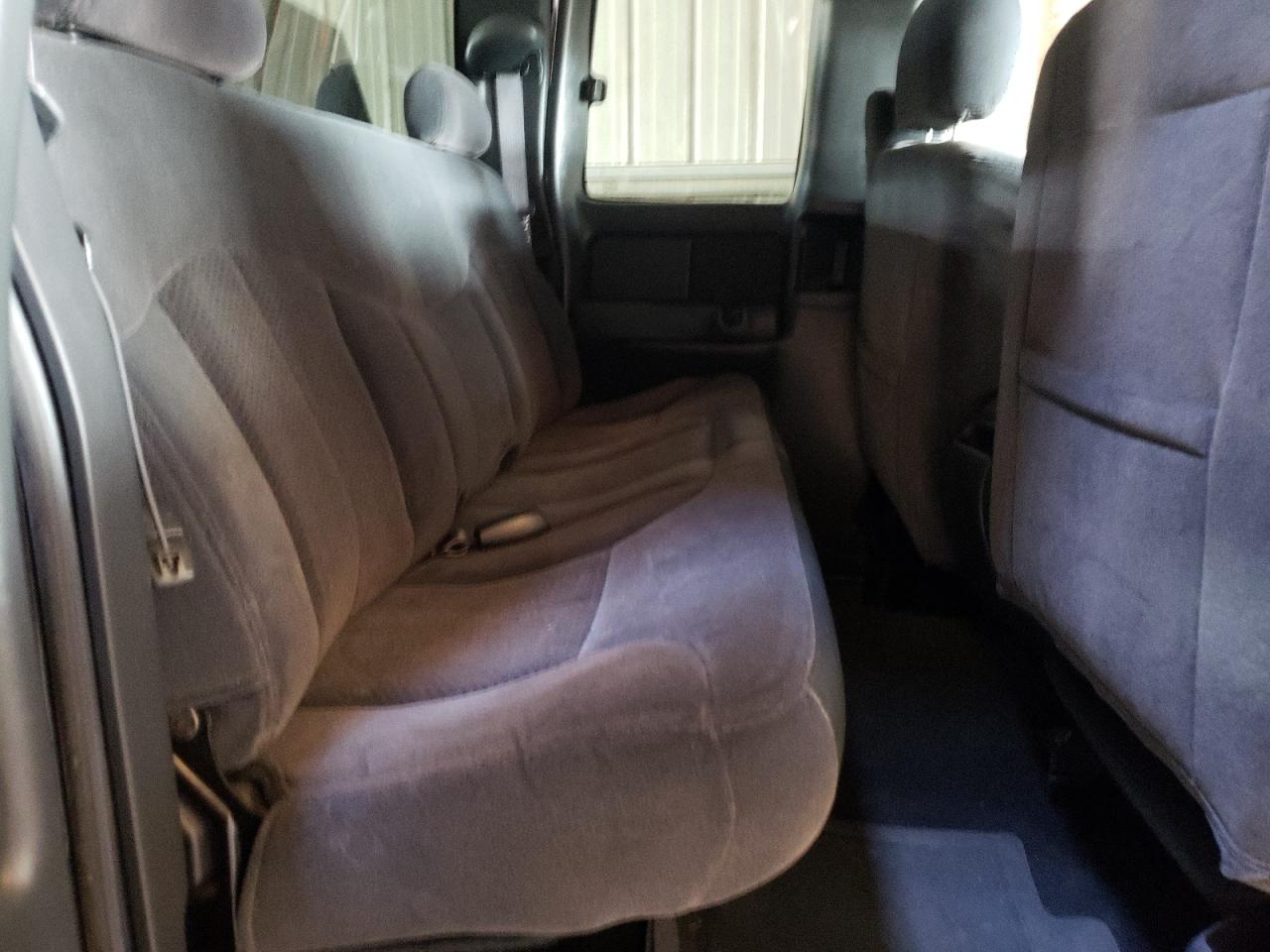 Photo 18 from auction – 2002 CHEVROLET SILVERADO with VIN 2GCEC19T121415724
