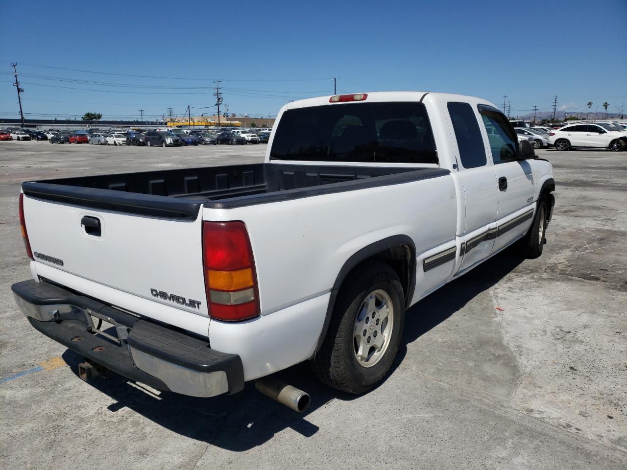 Photo 4 from auction – 2001 CHEVROLET SILVERADO with VIN 1GCEC19TX1Z144457