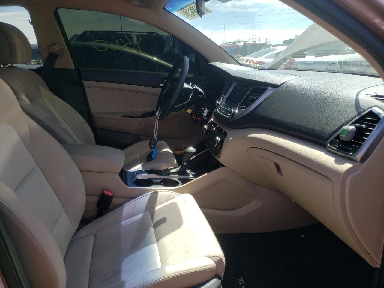 Photo 5 from auction – 2016 HYUNDAI TUCSON LIM with VIN KM8J3CA29GU107169