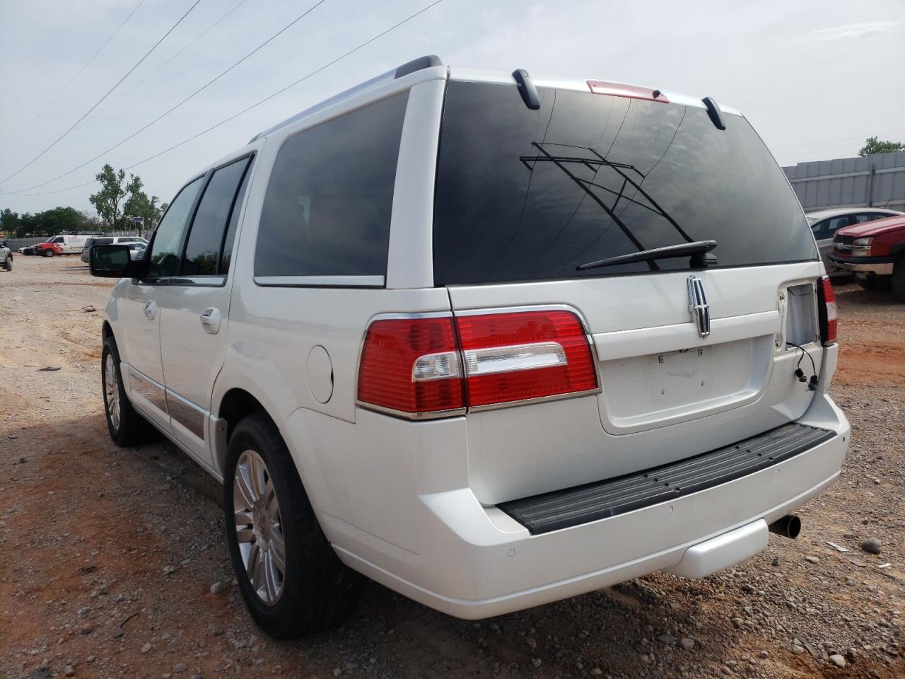 Photo 3 from auction – 2011 LINCOLN NAVIGATOR with VIN 5LMJJ2H58BEJ02609
