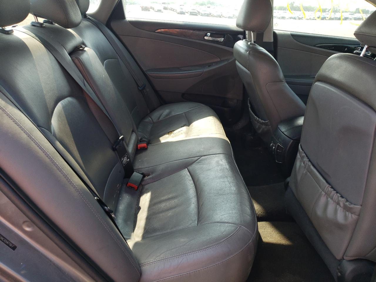 Photo 6 from auction – 2012 HYUNDAI SONATA SE with VIN 5NPEC4AC7CH477917