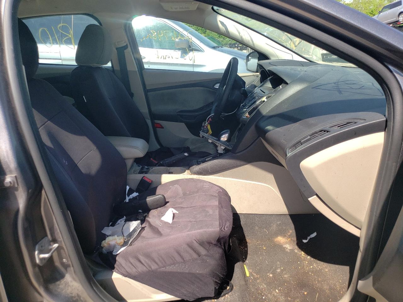 Photo 5 from auction – 2014 FORD FOCUS SE with VIN 1FADP3F26EL244495