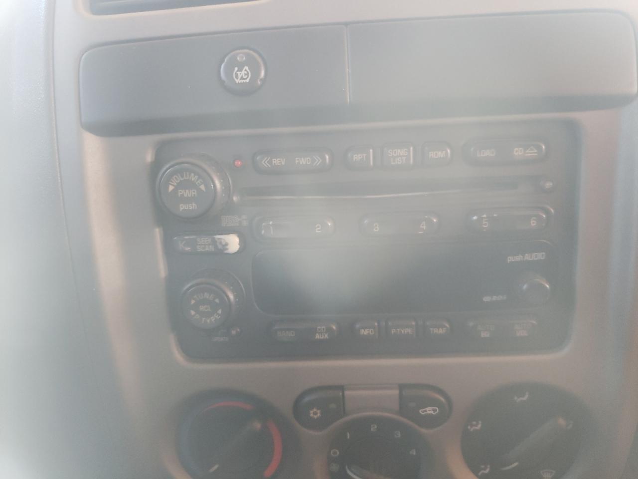 Photo 9 from auction – 2004 CHEVROLET COLORADO with VIN 1GCDS136048125590