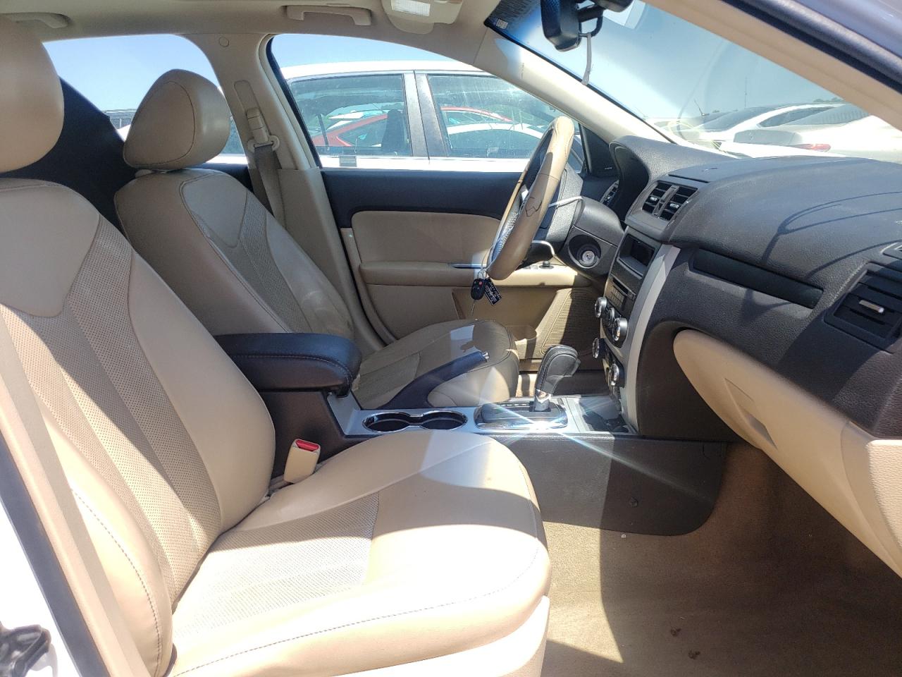 Photo 5 from auction – 2011 MERCURY MILAN PREM with VIN 3MEHM0JG1BR602345