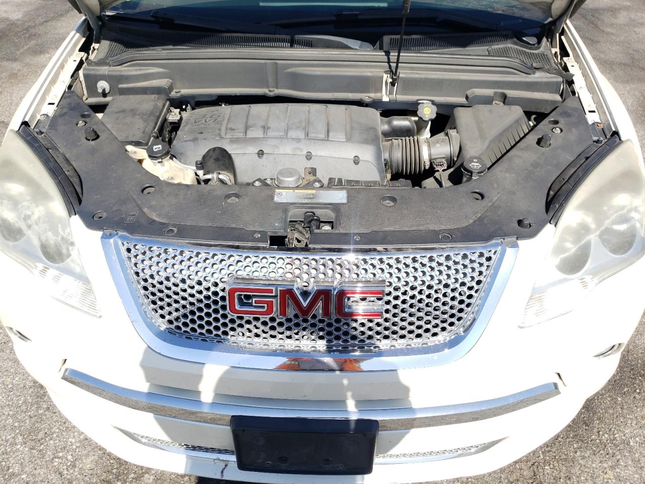 Photo 12 from auction – 2011 GMC ACADIA DEN with VIN 1GKKVTED2BJ274874