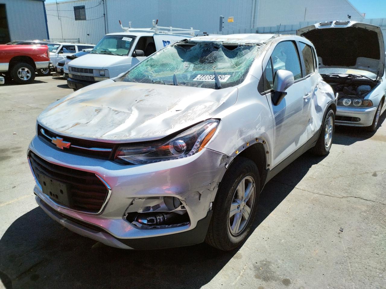 Photo 2 from auction – 2021 CHEVROLET TRAX 1LT with VIN KL7CJPSM6MB365518