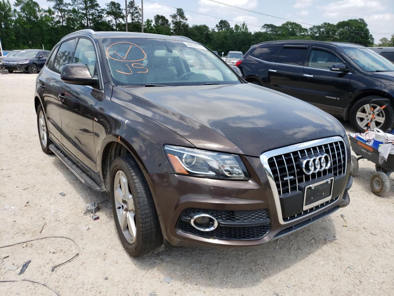 AUDI Q5 PREMIUM 2011 with VIN WA1DKAFP2BA115051 - Photo from auction