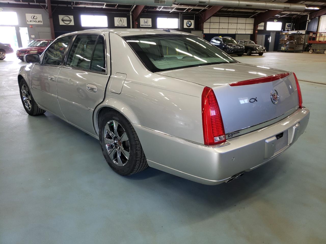 Photo 3 from auction – 2007 CADILLAC DTS with VIN 1G6KD57Y37U180750