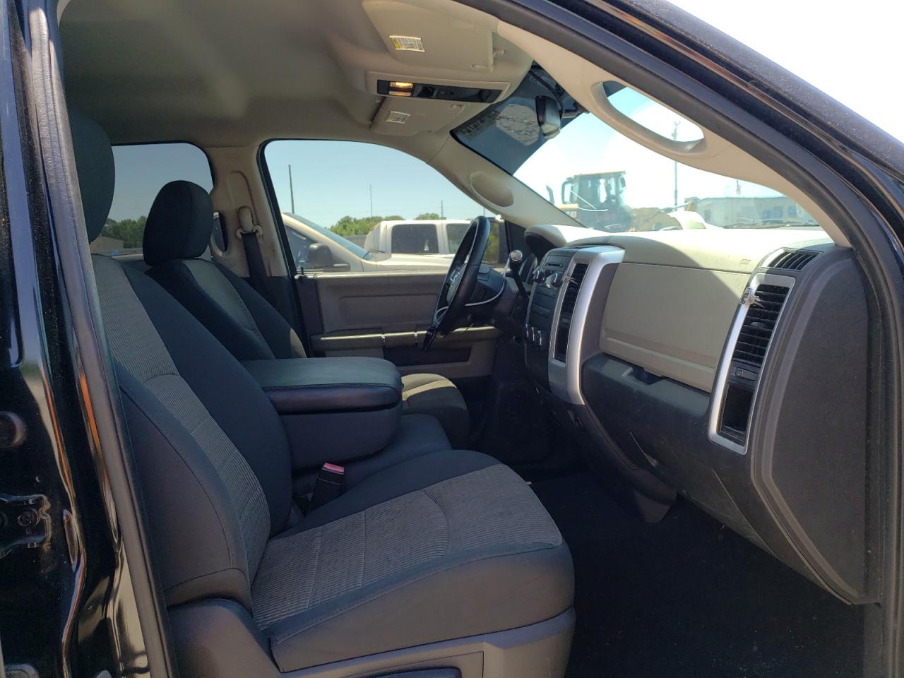 Photo 5 from auction – 2011 DODGE RAM 1500 with VIN 1D7RB1GTXBS635442