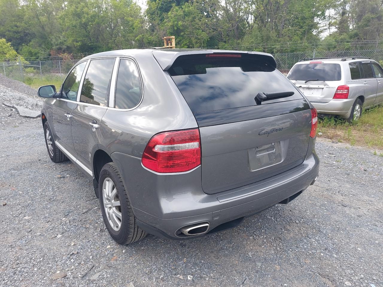 Photo 3 from auction – 2010 PORSCHE CAYENNE with VIN WP1AA2AP3ALA01635