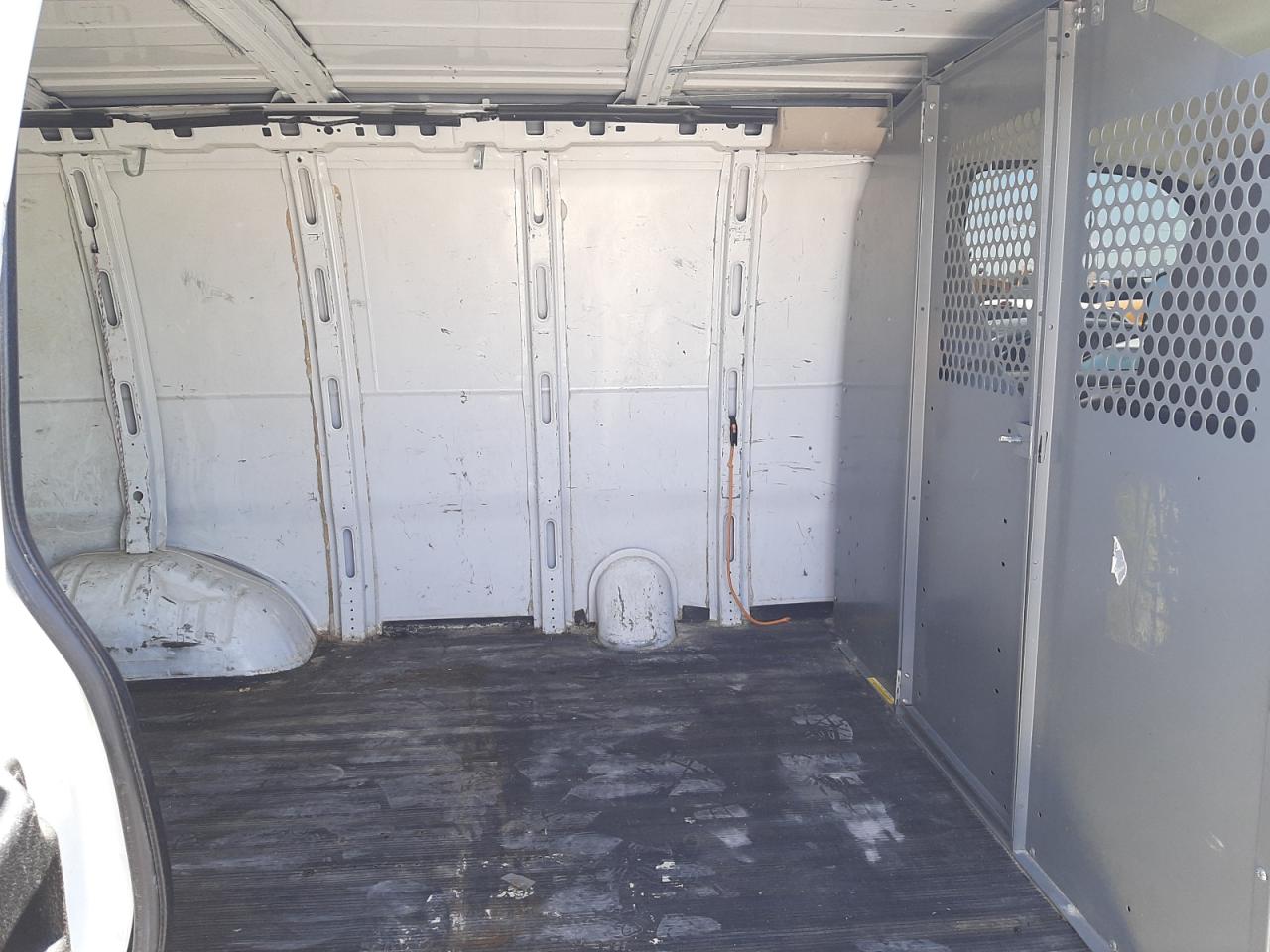 Photo 18 from auction – 2005 CHEVROLET EXPRESS G2 with VIN 1GCGG25VX51268999