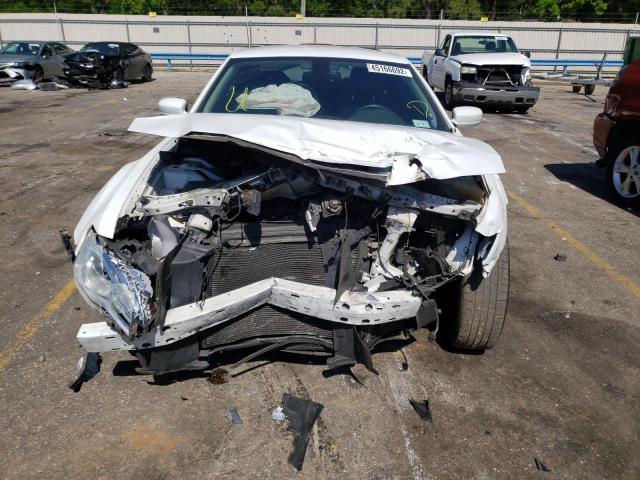Photo 9 from auction – 2016 CHRYSLER 300 LIMITE with VIN 2C3CCAAG3GH197648
