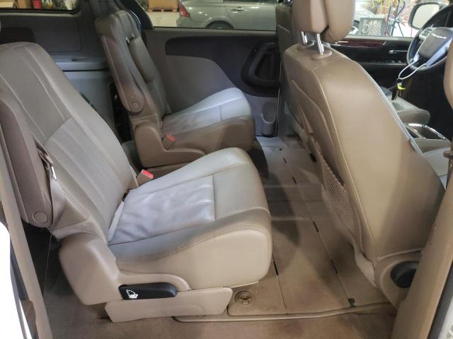 Photo 6 from auction – 2014 CHRYSLER TOWN & COU with VIN 2C4RC1BG9ER439077