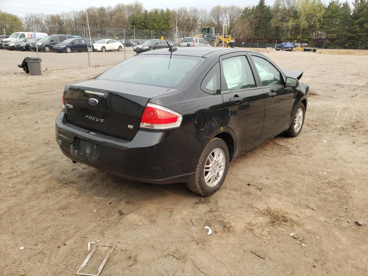 Photo 4 from auction – 2011 FORD FOCUS SE with VIN 1FAHP3FN9BW120033