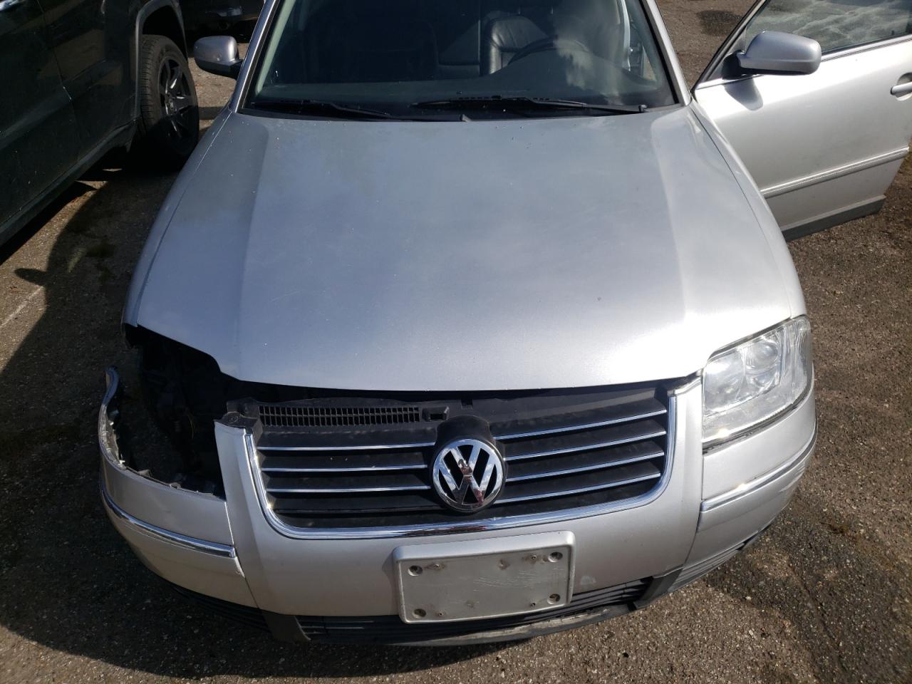Photo 7 from auction – 2002 VOLKSWAGEN PASSAT GLX with VIN WVWTH63B52P114060
