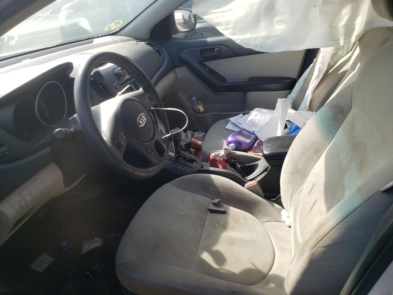Photo 5 from auction – 2010 KIA FORTE EX with VIN KNAFU4A24A5223939
