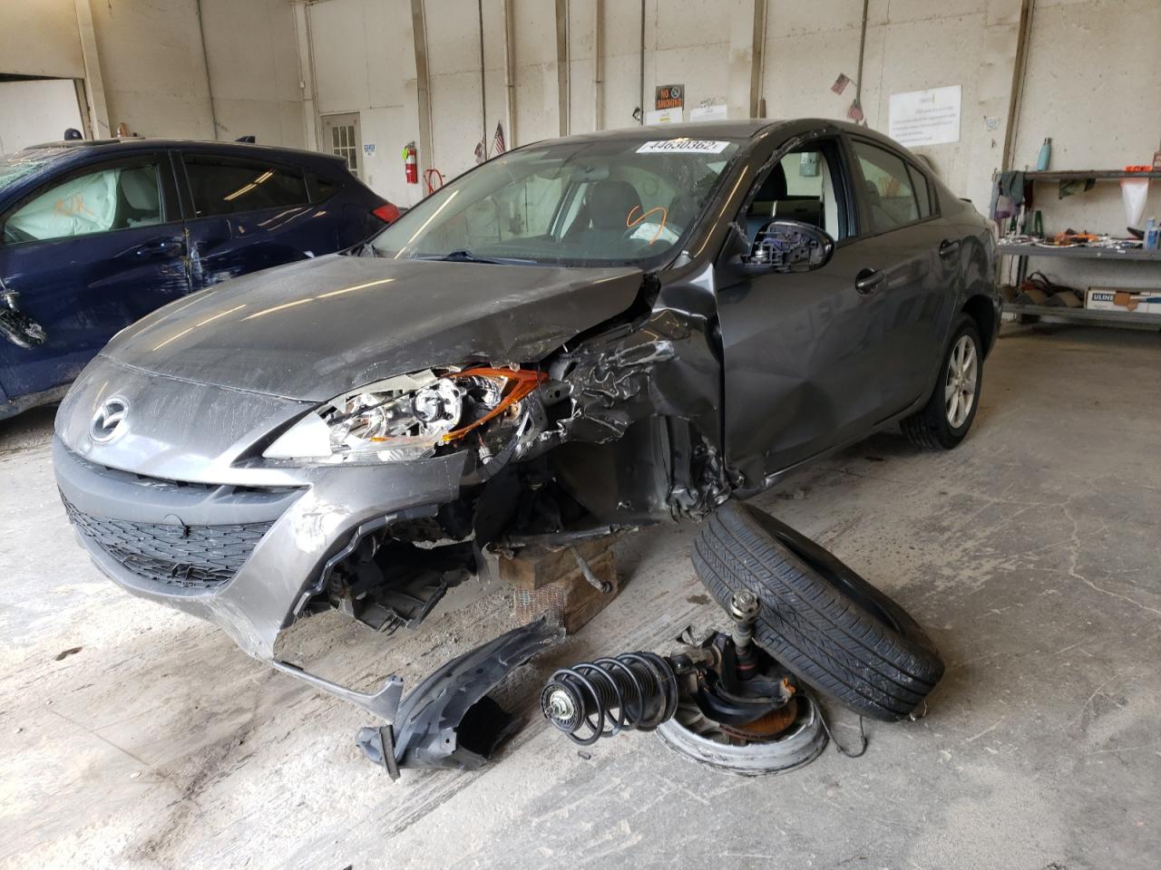 Photo 2 from auction – 2010 MAZDA 3 I with VIN JM1BL1SF5A1327612