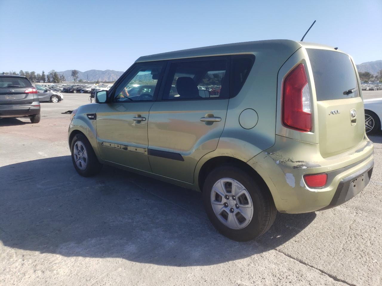 Zdjęcie 3 z aukcji – 2013 KIA SOUL z VIN KNDJT2A57D7541948