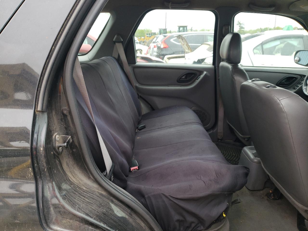 Photo 6 from auction – 2002 FORD ESCAPE XLS with VIN 1FMYU02162KA15263