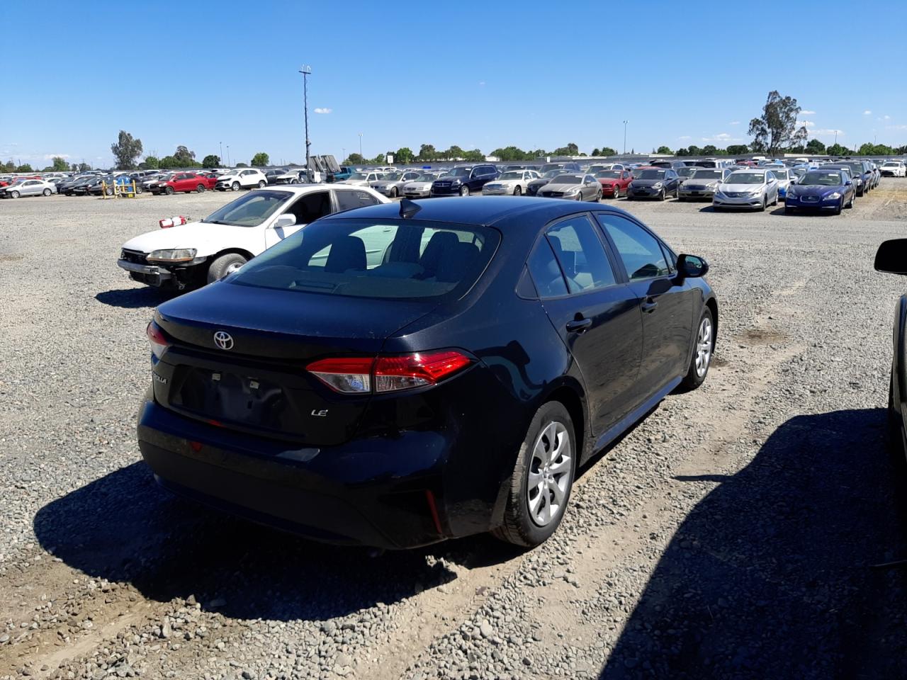 Photo 4 from auction – 2020 TOYOTA COROLLA LE with VIN 5YFEPRAE9LP039437
