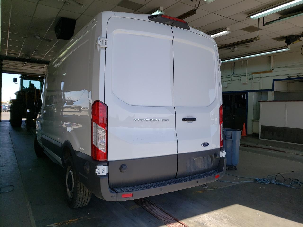 Photo 3 from auction – 2019 FORD TRANSIT T- with VIN 1FTYR2CM1KKB82995
