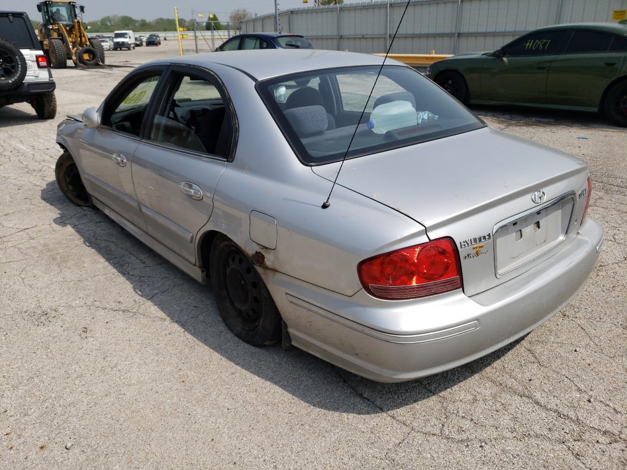 Photo 3 from auction – 2004 HYUNDAI SONATA GL with VIN KMHWF25S04A966634