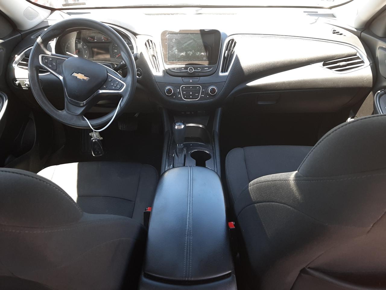 Photo 9 from auction – 2019 CHEVROLET MALIBU LT with VIN 1G1ZD5ST2KF170725