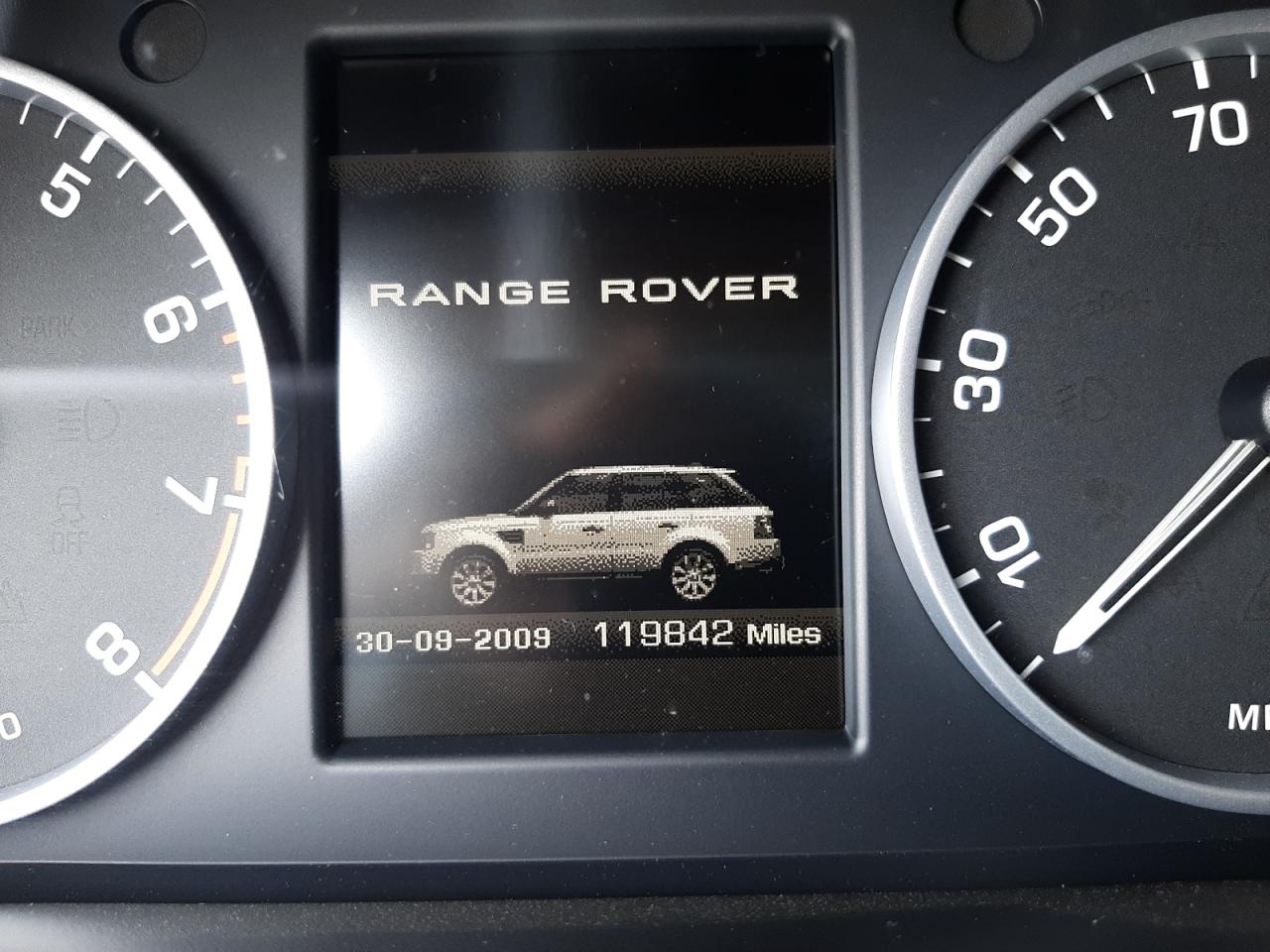 Photo 8 from auction – 2011 LAND ROVER RANGE ROVE with VIN SALSF2D47BA701642