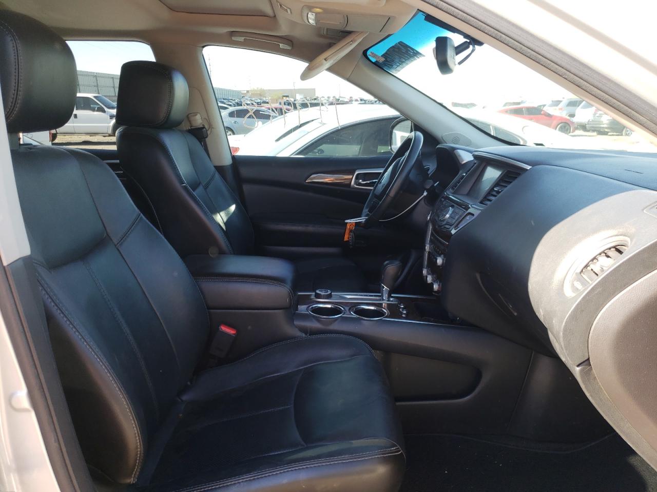 Photo 5 from auction – 2014 NISSAN PATHFINDER with VIN 5N1AR2MM1EC663663