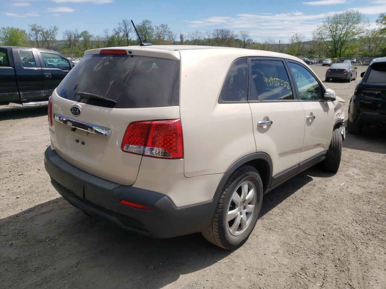 Photo 4 from auction – 2012 KIA SORENTO BA with VIN 5XYKT3A12CG193369