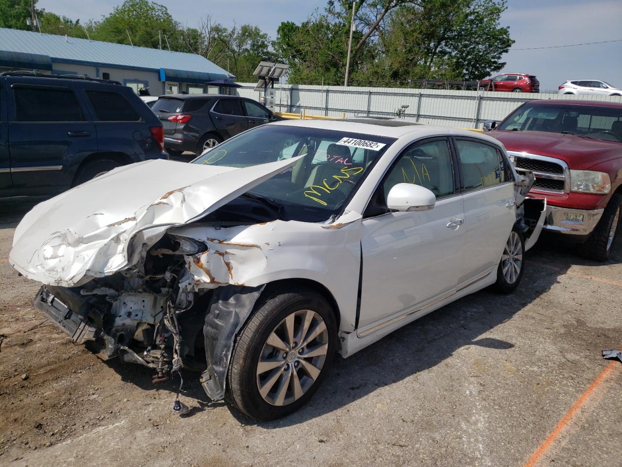 Photo 2 from auction – 2011 TOYOTA AVALON BAS with VIN 4T1BK3DB4BU411053