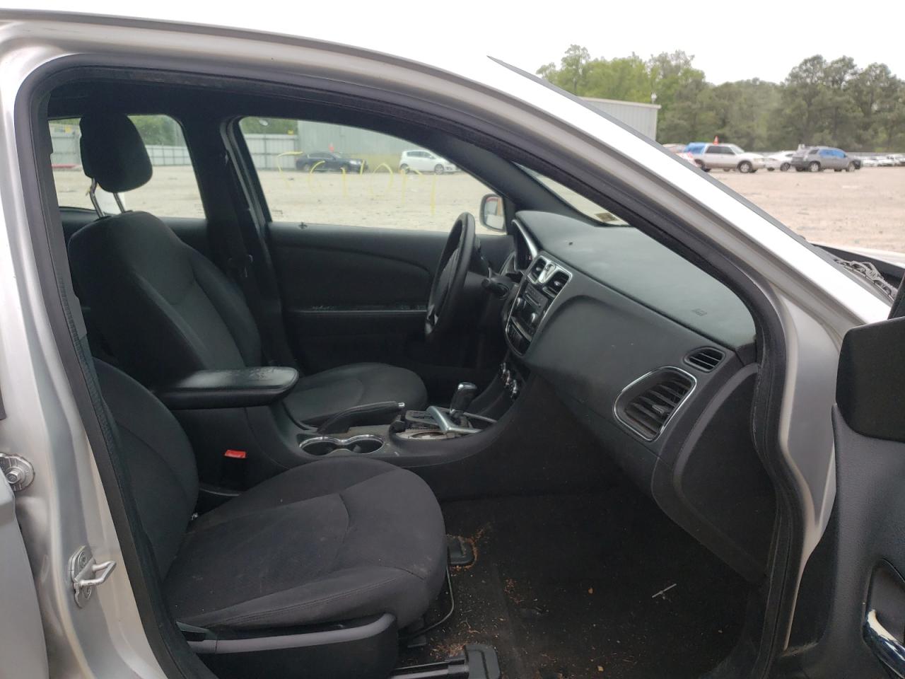 Photo 5 from auction – 2012 CHRYSLER 200 LX with VIN 1C3CCBAB9CN320994