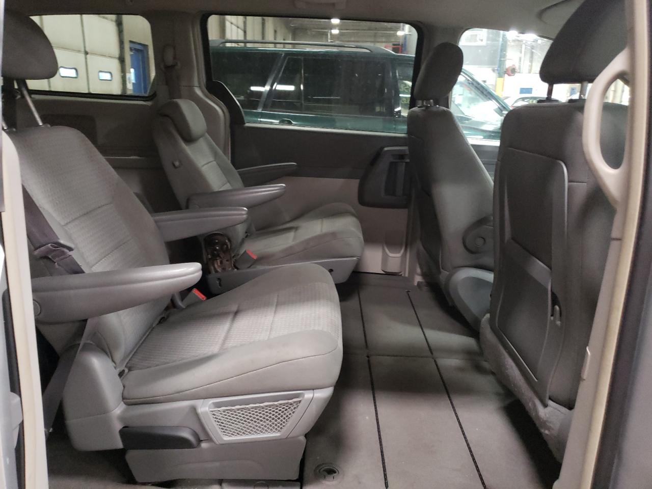 Photo 6 from auction – 2008 CHRYSLER TOWN & COU with VIN 2A8HR54P68R800406