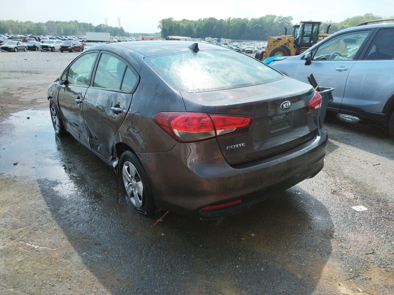 Photo 3 from auction – 2017 KIA FORTE LX with VIN 3KPFK4A72HE095686