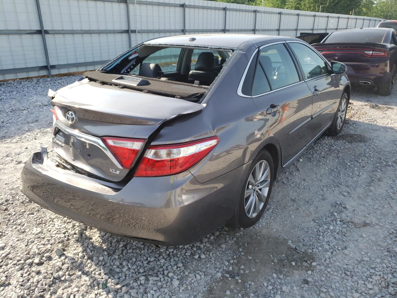 Photo 4 from auction – 2017 TOYOTA CAMRY LE with VIN 4T1BF1FK2HU640992