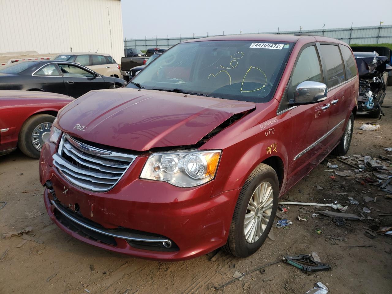 Photo 2 from auction – 2013 CHRYSLER TOWN & COU with VIN 2C4RC1CG5DR806246