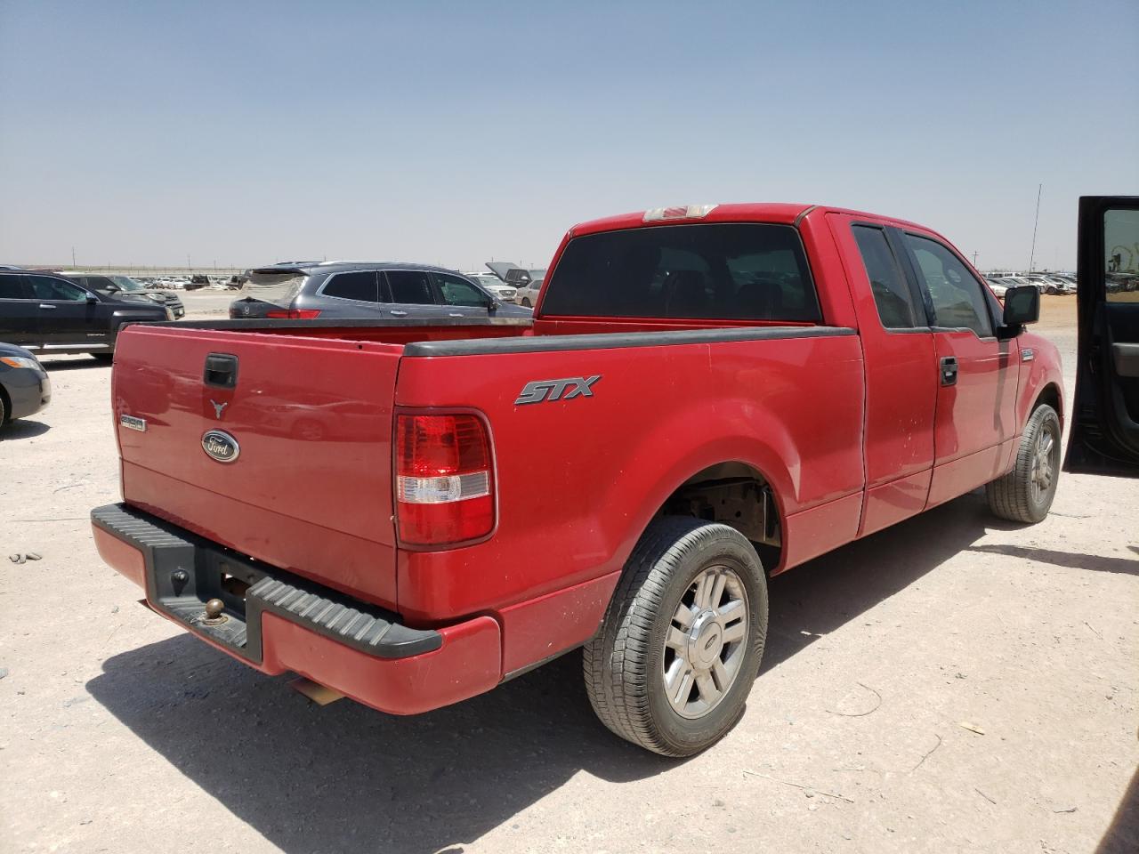 Photo 4 from auction – 2005 FORD F150 with VIN 1FTRX12W55FA98683