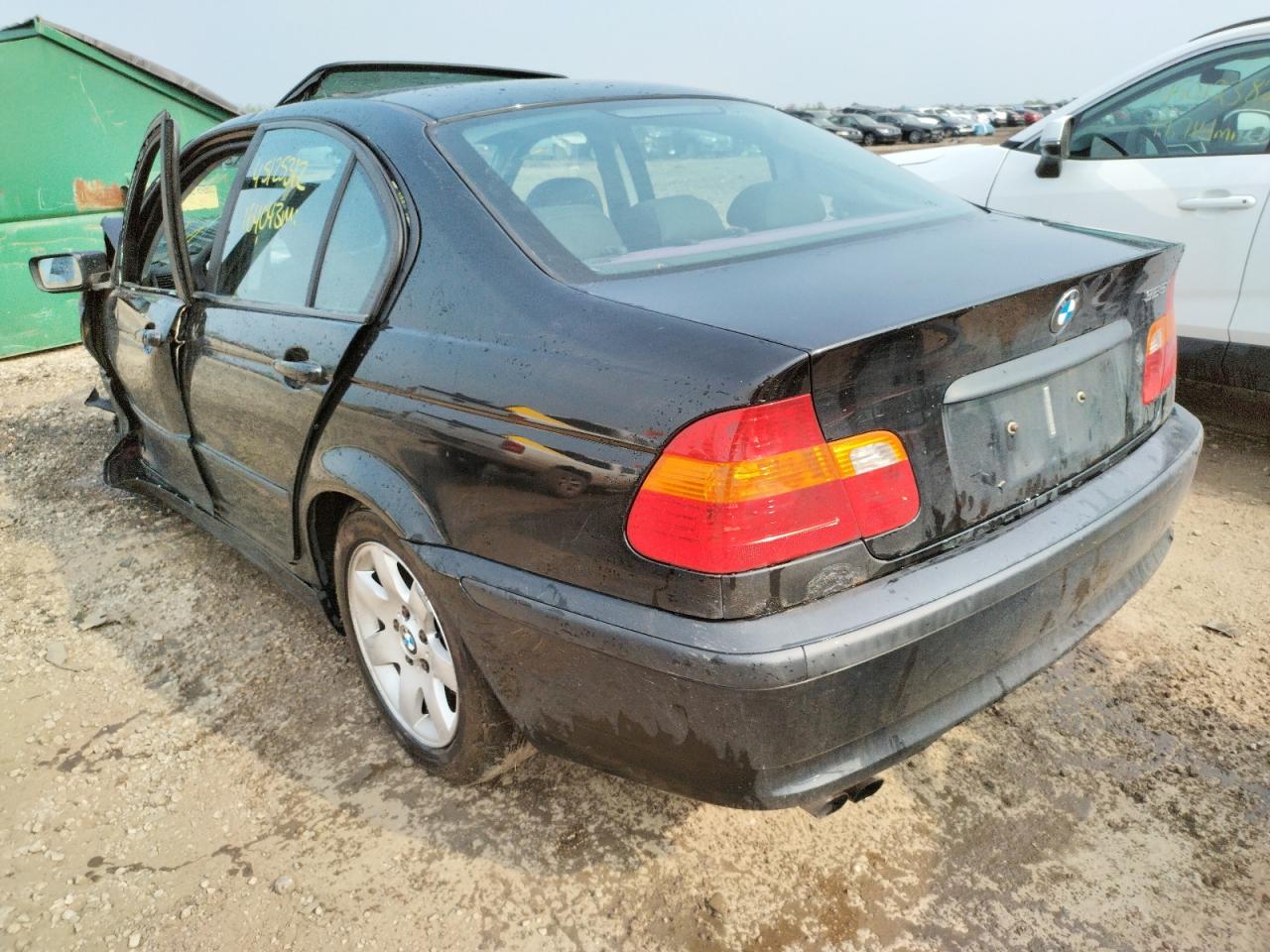 Photo 3 from auction – 2003 BMW 325 I with VIN WBAEV33483KL87877
