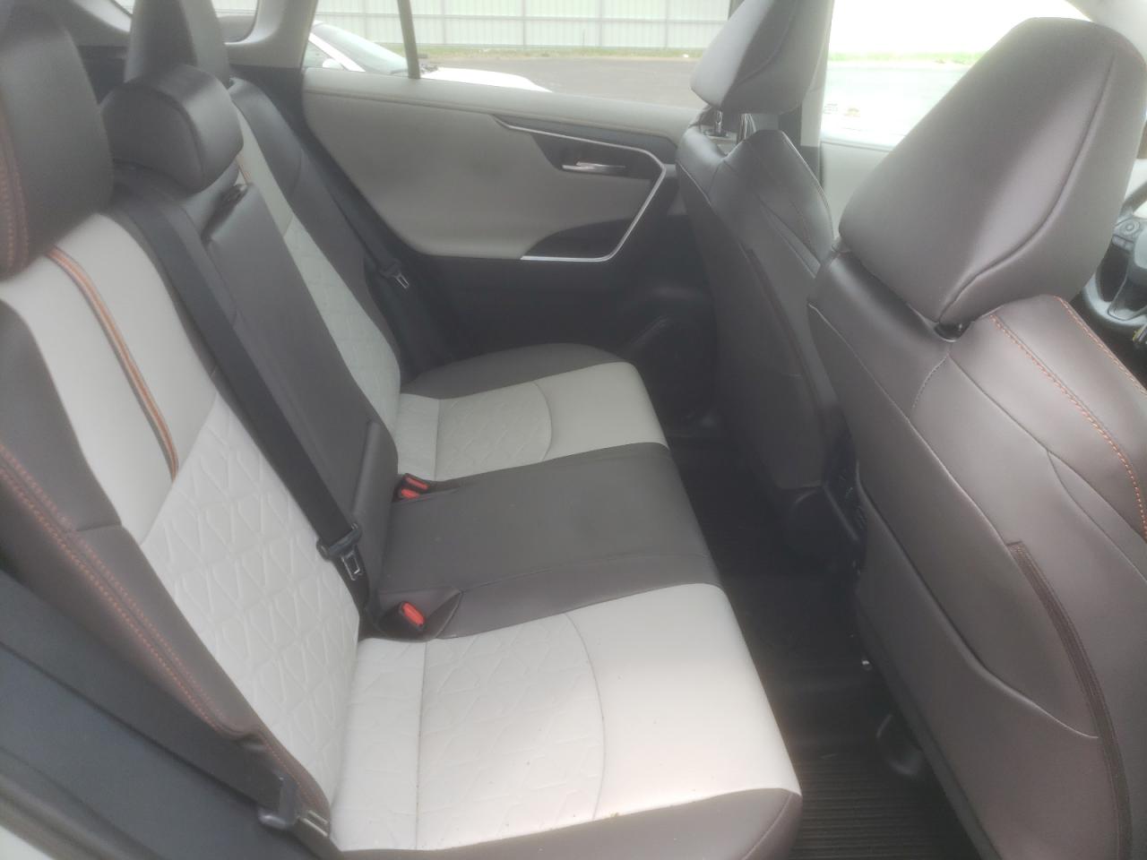 Photo 6 from auction – 2019 TOYOTA RAV4 ADVEN with VIN 2T3J1RFV8KW008984