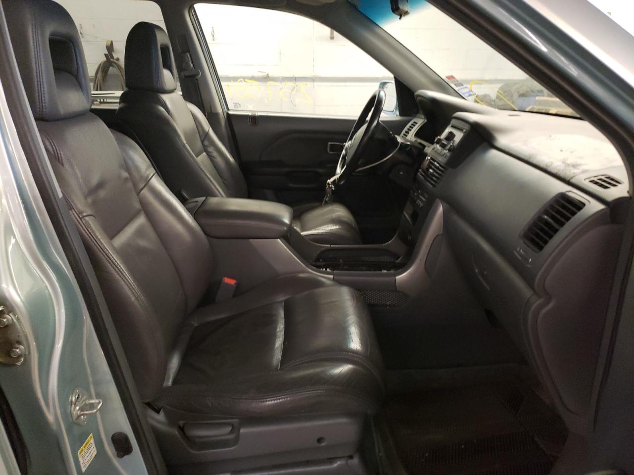 Фото 5 с аукциона – 2003 HONDA PILOT EXL с VIN 2HKYF18573H502437