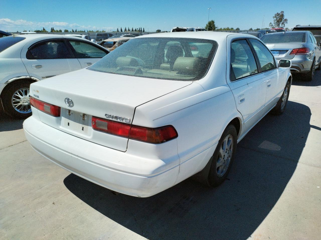 Photo 4 from auction – 1997 TOYOTA CAMRY CE with VIN 4T1BF22K7VU905686