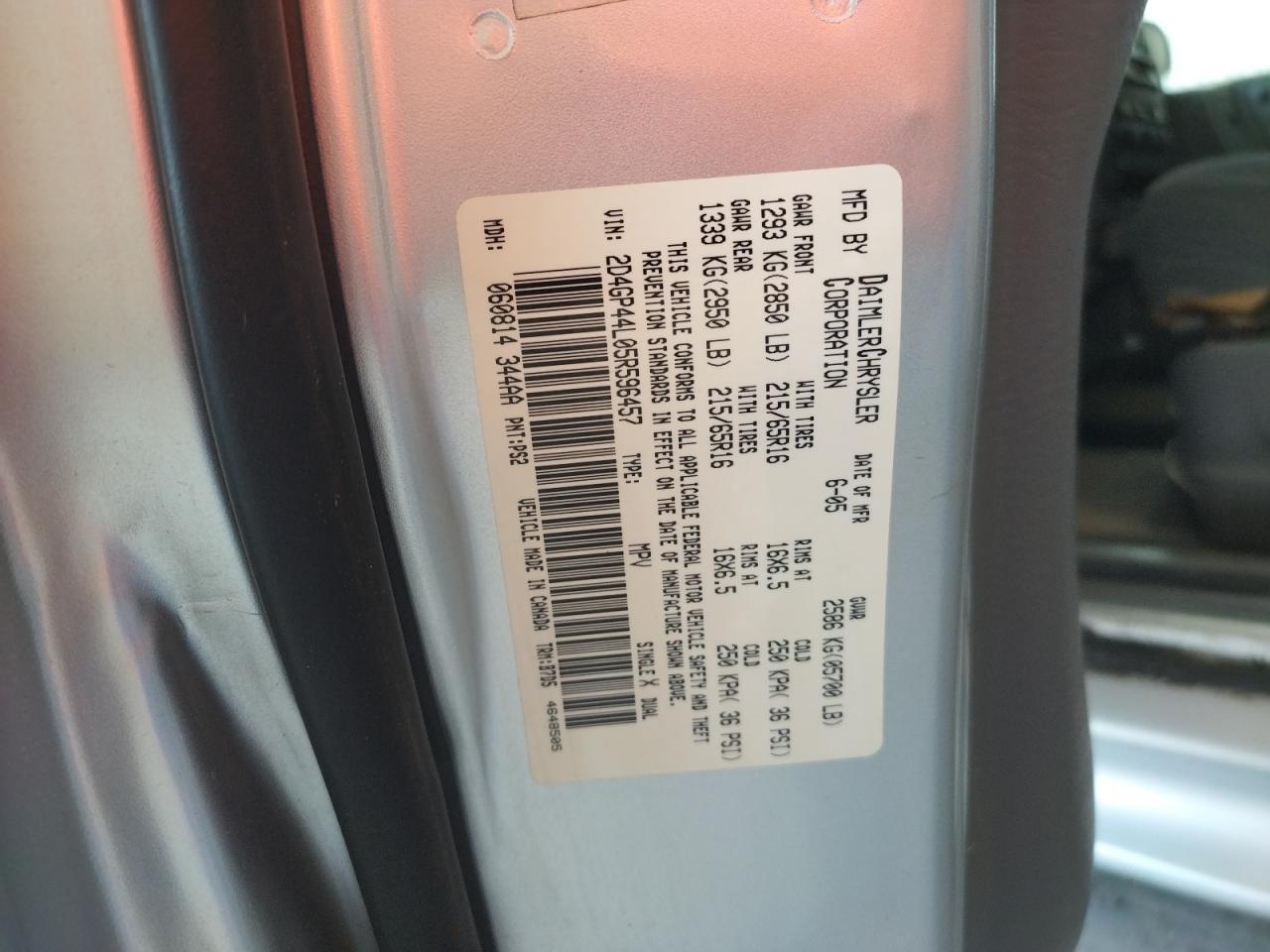 Photo 10 from auction – 2005 DODGE GRAND CARA with VIN 2D4GP44L05R596457