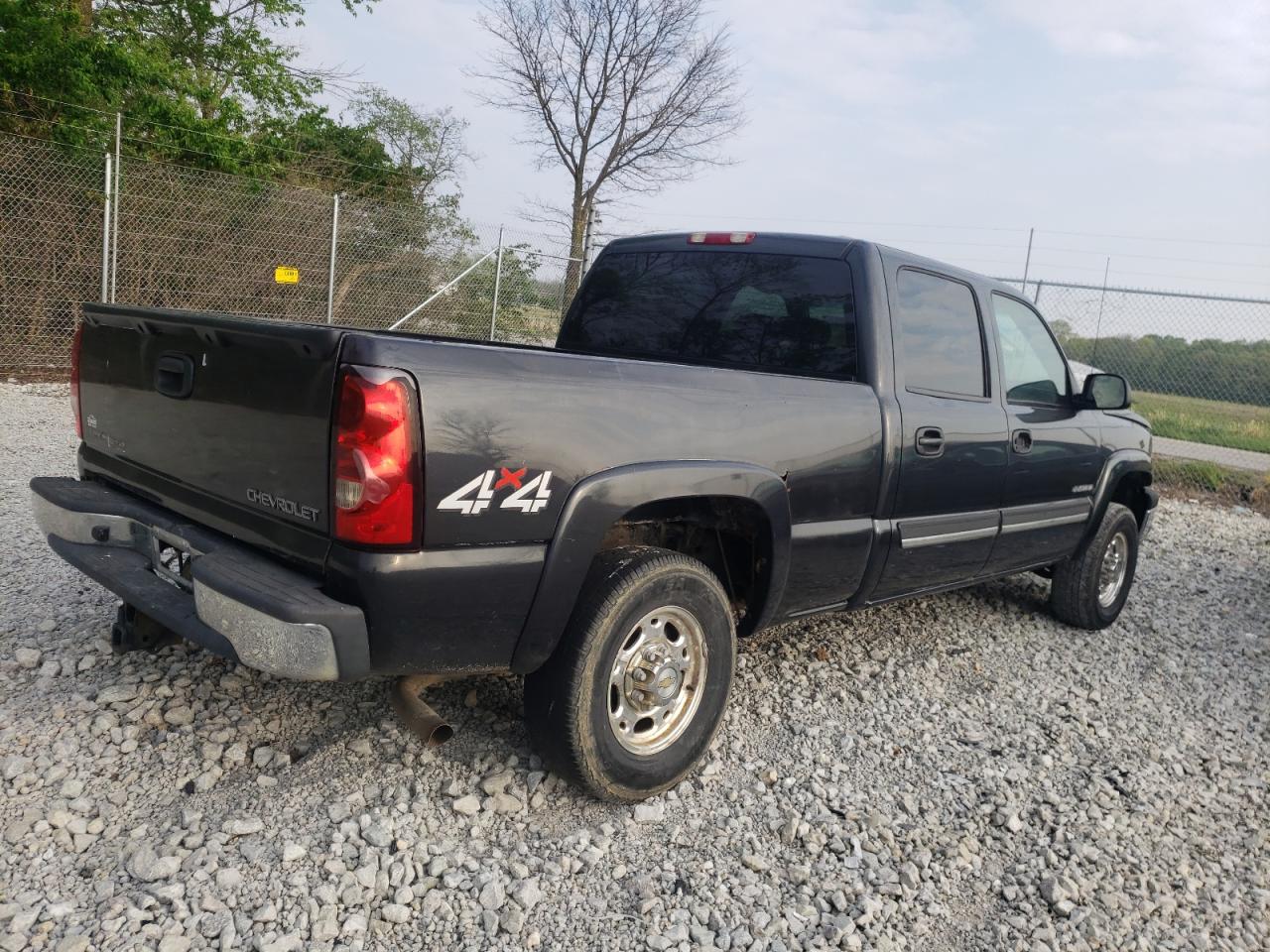 Photo 4 from auction – 2003 CHEVROLET SILVERADO with VIN 1GCGK13U53F158445