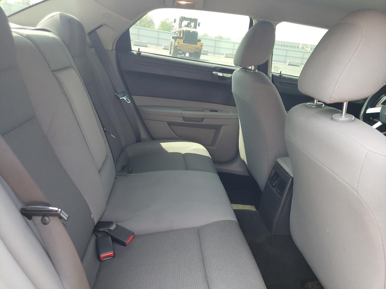 Photo 6 from auction – 2006 CHRYSLER 300 with VIN 2C3LA43RX6H470072