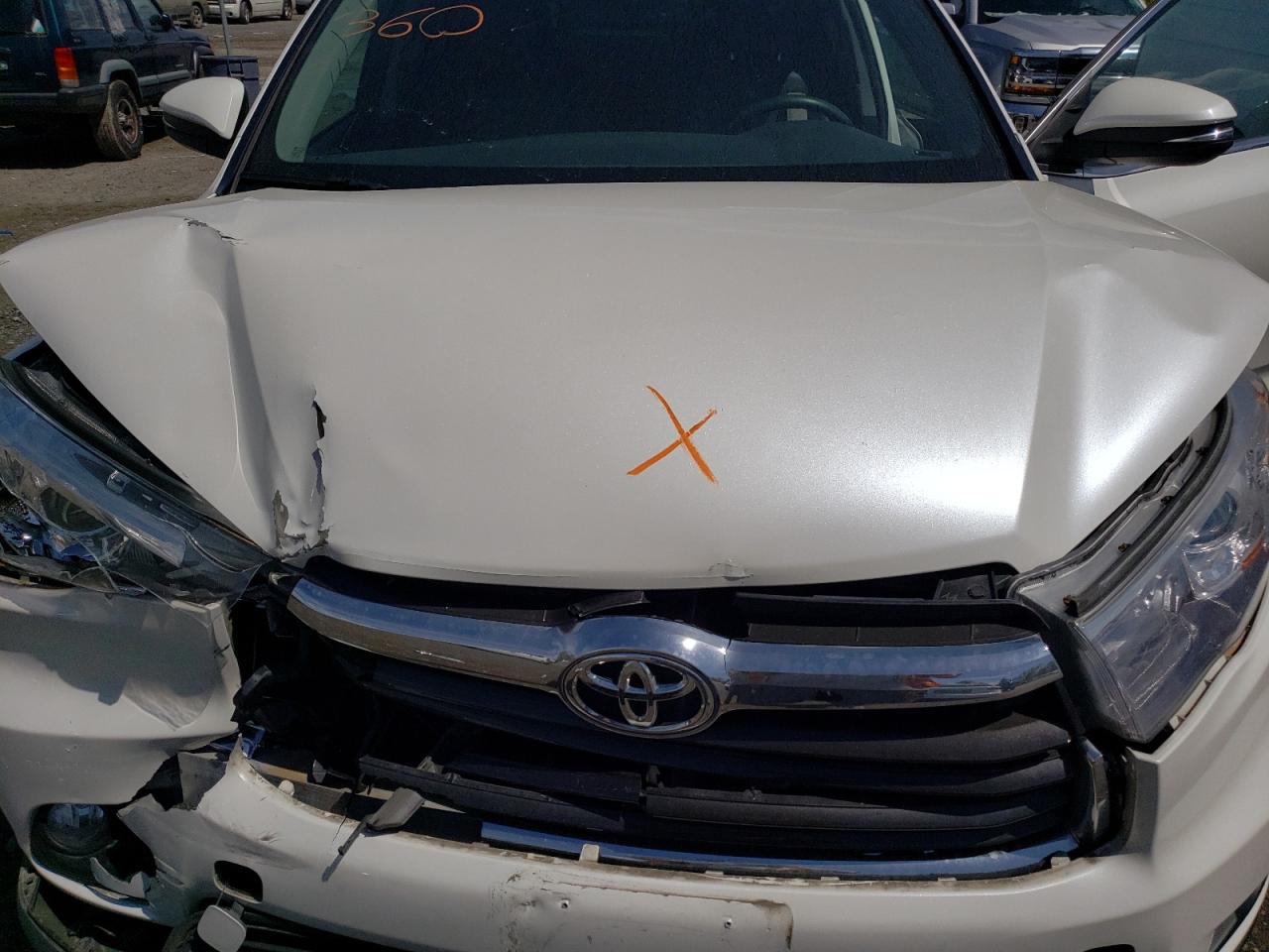 Photo 7 from auction – 2015 TOYOTA HIGHLANDER with VIN 5TDJKRFH5FS221261